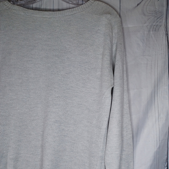 American Eagle Light Gray Sweater - Picture 9 of 14